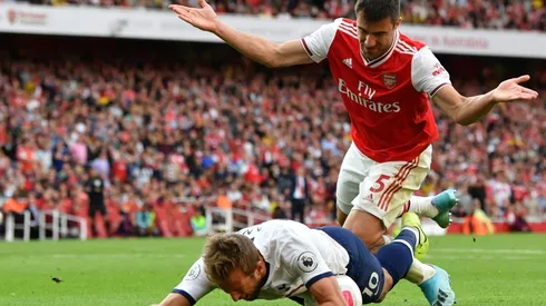 Spurs star Kane hits back at diving claims