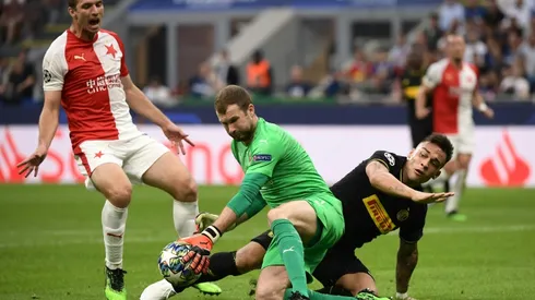 Barca seek sixth straight win at spirited Slavia