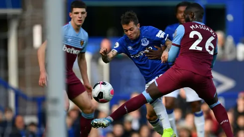 Everton beat West Ham to ease pressure on Marco Silva