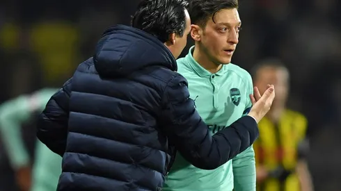 Arsenal's Emery hails 'improved' Ozil but makes no promises