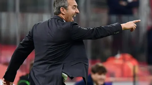 Reina saves late penalty as struggling AC Milan beat Genoa