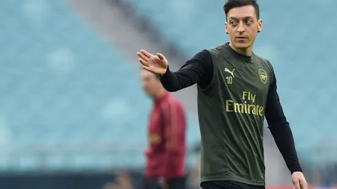 Ozil did not deserve place in Arsenal squad, says Emery