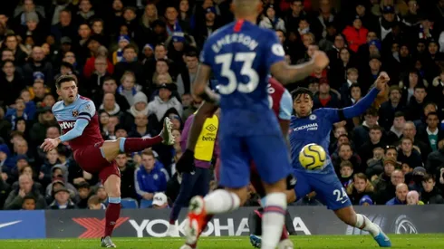 West Ham ease pressure on Pellegrini with shock Chelsea win