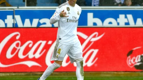 Madrid go top after gutsy win at Alaves