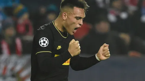 Martinez, Lukaku sink Slavia to keep Inter's knockout hopes alive