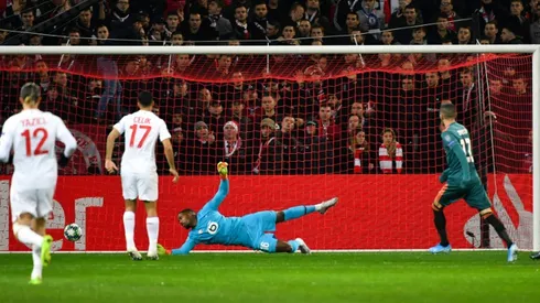 Quickfire Ajax on verge of Champions League last 16