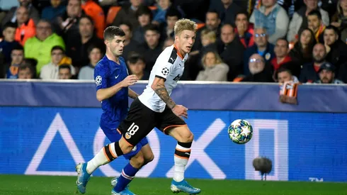 Chelsea, Lyon miss chance to make Champions League knockouts