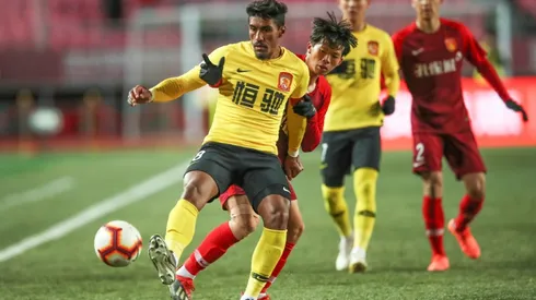 China title race poised for last-day drama as Paulinho hits brace