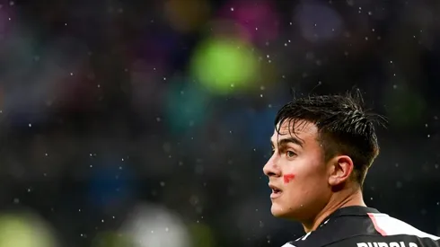 Italian footballers 'show domestic violence red card'