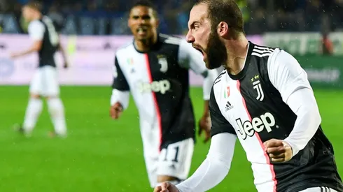 Higuain, Dybala score late to keep Juve top of Serie A