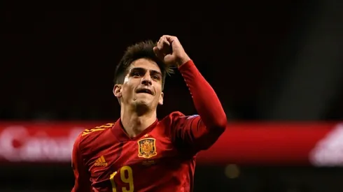 Spain put on five-star finish by thrashing ragged Romania