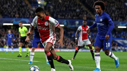 Ajax forward Neres out until winter break with knee injury