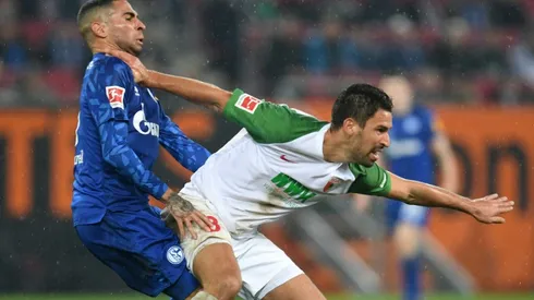 Schalke leave it late to defeat Augsburg