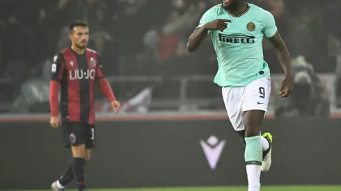 Lukaku brace at Bologna fires Inter top, Roma beat Napoli to go third