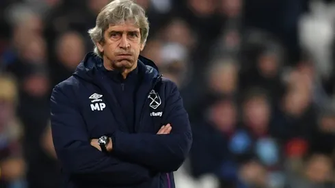 West Ham sack Pellegrini after Leicester defeat