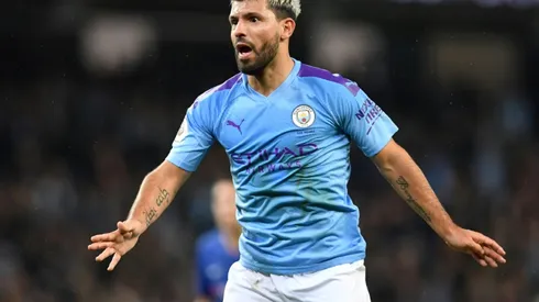 Guardiola hails 'irreplaceable' Aguero