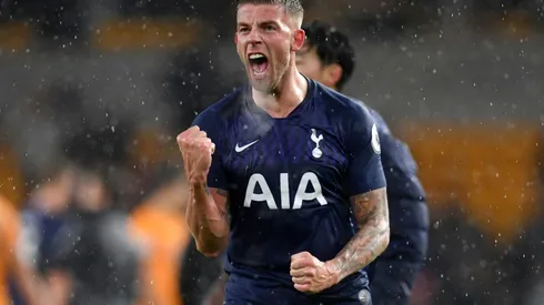 Spurs boosted as Alderweireld signs new contract