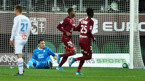 Marseille held at Metz as Mandanda hobbles off injured