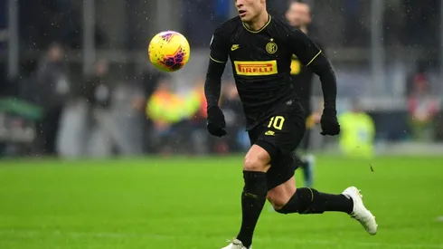 Martinez double puts Inter top of Serie A as Juventus slip at home