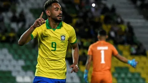 Ambitious Hertha Berlin splash out on strikers Cunha, Piatek
