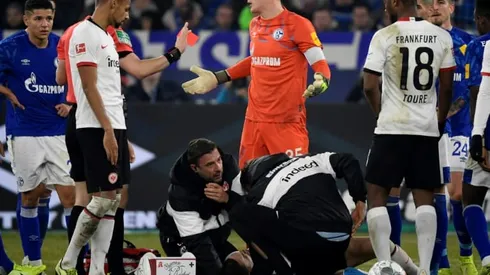 Bayern-bound Nuebel back in goal for Schalke after kung fu kick