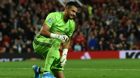 Man Utd 'keeper Romero escapes unhurt from car crash
