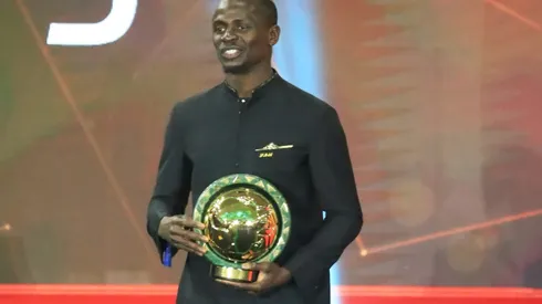 Plane grounding forces Liverpool's Mane to skip prize parade