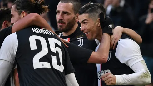 Ronaldo hat-trick lifts Juventus, Ibrahimovic fails to fire Milan