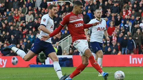 Lucas rescues Spurs, Chelsea in FA Cup stroll