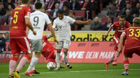 Gnabry nets twice as Bayern Munich regain top spot