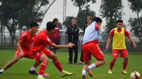 Giggs, Scholes and instant noodles: Vietnam takes pot-shot at World Cup