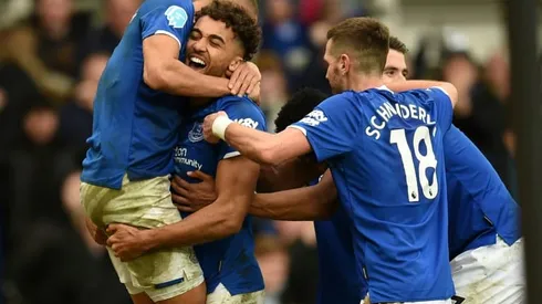 Everton charge into European contention with Palace win