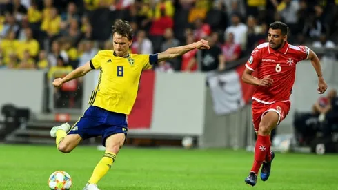 Five more Serie A players test positive for coronavirus