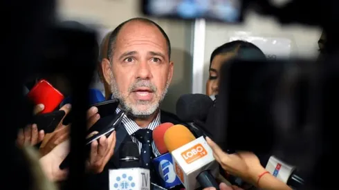 Paraguayan judge orders Ronaldinho to remain in prison