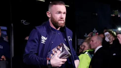 Rooney urges Man Utd fans to be patient