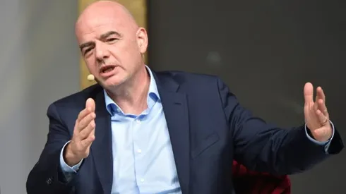 FIFA urges clubs and players to reach agreement over wages: sources