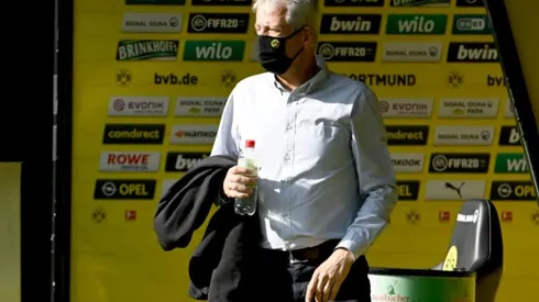 Favre backtracks on Dortmund exit hint following Bayern defeat