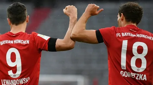 Bayern see off Frankfurt fightback to stay four points clear