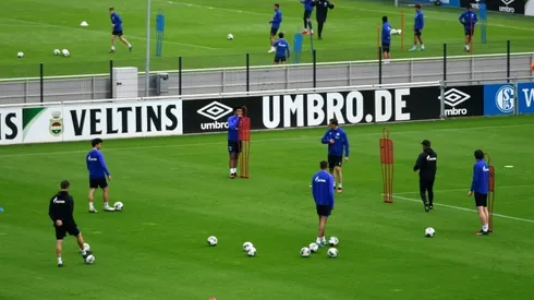 Influential German minister backs Bundesliga restart this month