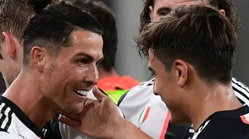 Juventus keep Lazio at bay with Genoa stroll