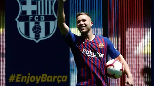 Barcelona midfielder Arthur to join Juventus for 72 million euros