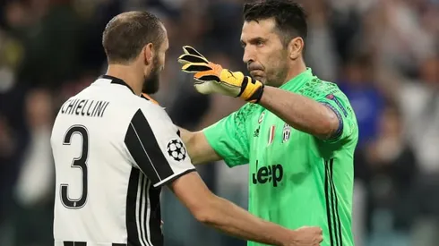 Buffon and Chiellini extend Juve deals until 2021