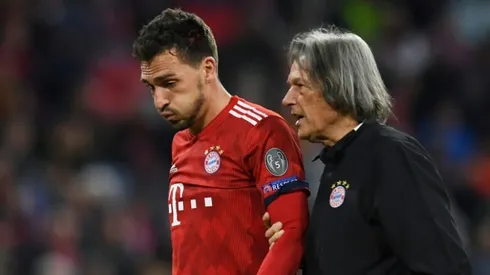 Mueller-Wohlfahrt, maverick doctor with magic hands, to quit Bayern