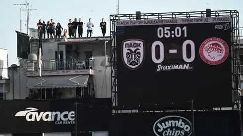 Standing room only as Olympiakos close in on 45th Greek title