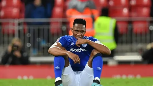 Everton's Mina sidelined for several weeks with thigh injury
