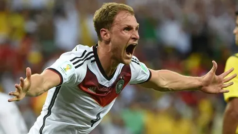 World Cup winner Hoewedes retires at 32
