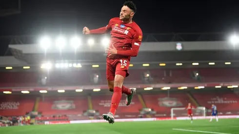 Liverpool hit Chelsea for five to set up trophy party