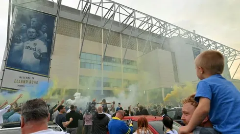 Leeds celebrate title in style at Derby, Barnsley boost survival bid