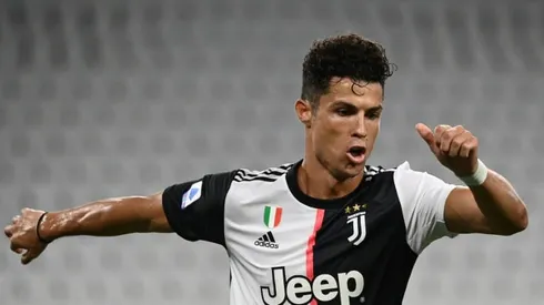 Lazio look to keep title dream alive at Juventus