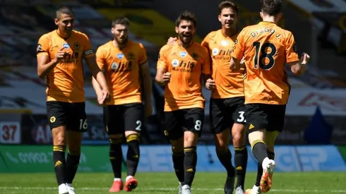 Wolves see off woeful Everton to move into top six